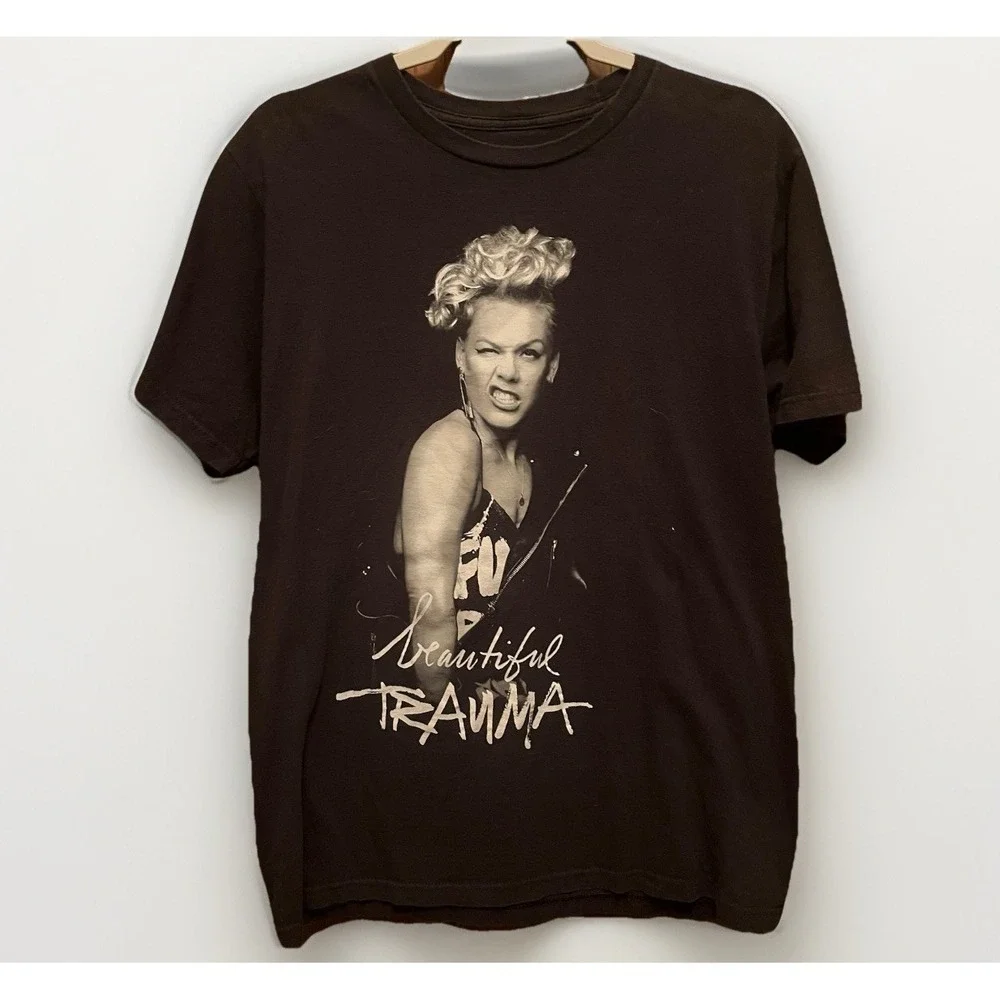 P!nk Pink Beautiful Trauma World Tour 2018 T-Shirt Size Large Black Concert Tee